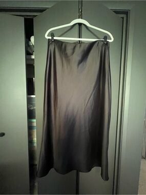 Zara Slip Skirt in Black. Size XL. Polyester.